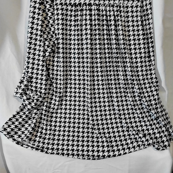 Wonderly Black and White Houndstooth Blouse - Picture 11 of 15